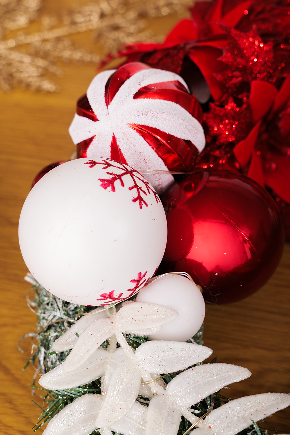 Kalėdinis vainikas "Ruby"