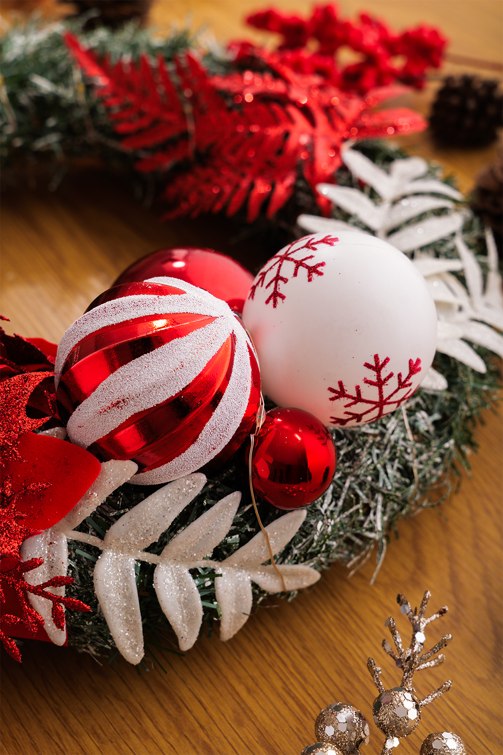 Kalėdinis vainikas "Ruby"