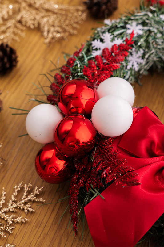 Kalėdinis vainikas "Scarlet"