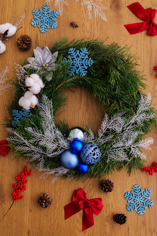 Natūralių pušų šakų vainikas “Frosta”