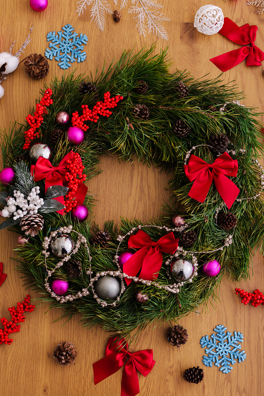 Natūralių pušų šakų vainikas “Gracia”