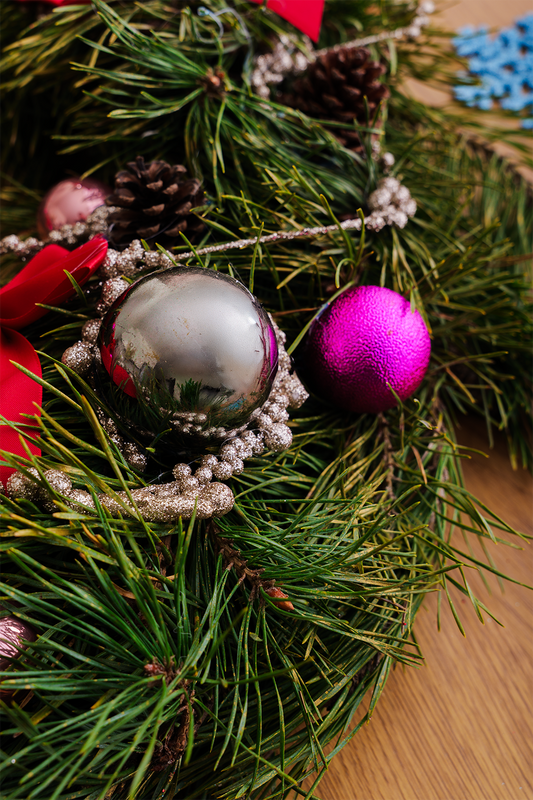 Natūralių pušų šakų vainikas “Gracia”