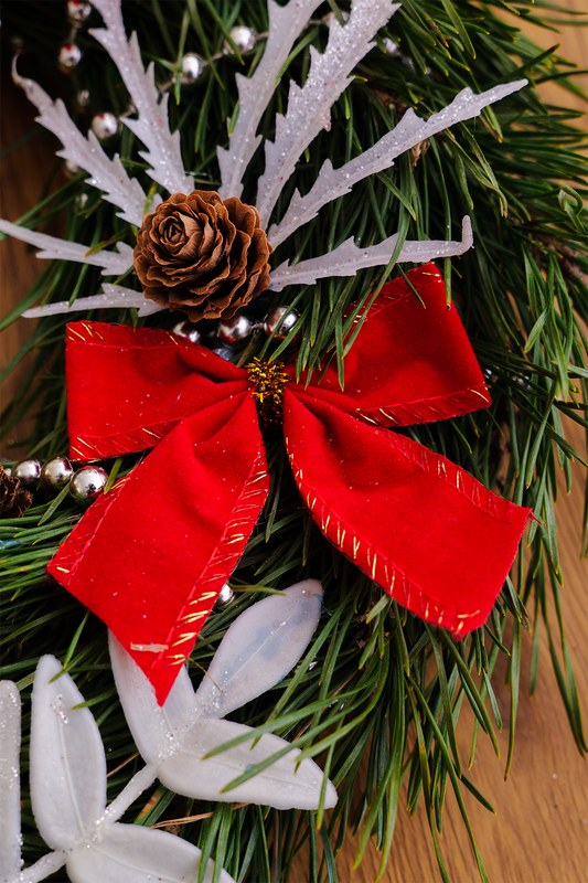 Natūralių pušų šakų vainikas “Blanche”